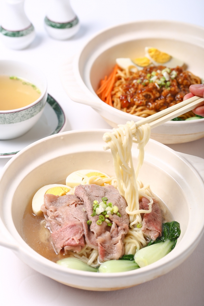 Sample ‘authentic’ Chinese La Mian noodles at Dynasty
